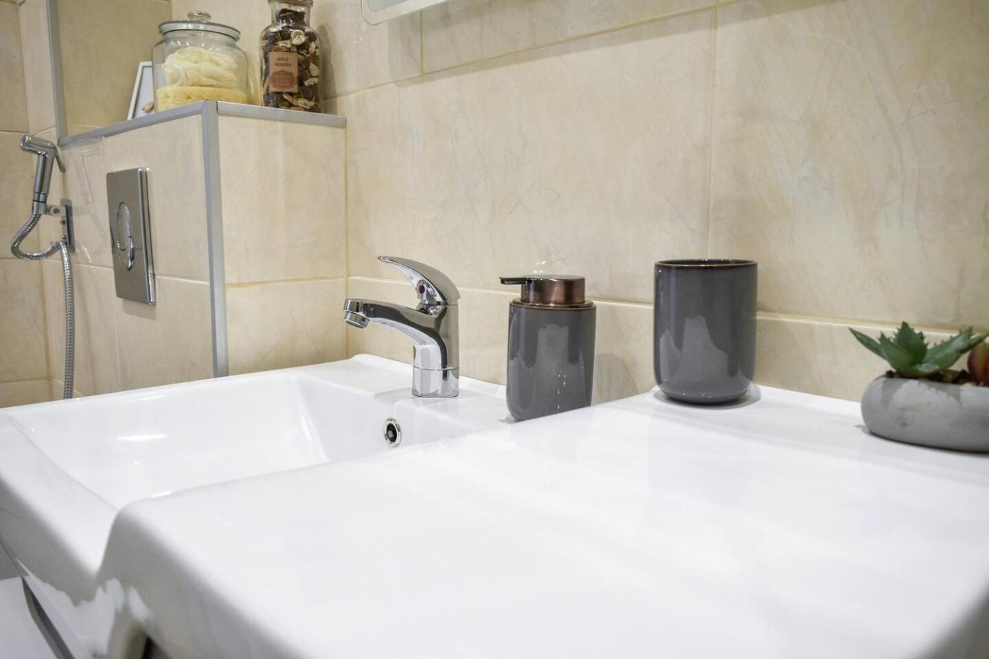 Duplex Condo Prime Location 2Bth 2 Studios โซเฟีย ภายนอก รูปภาพ